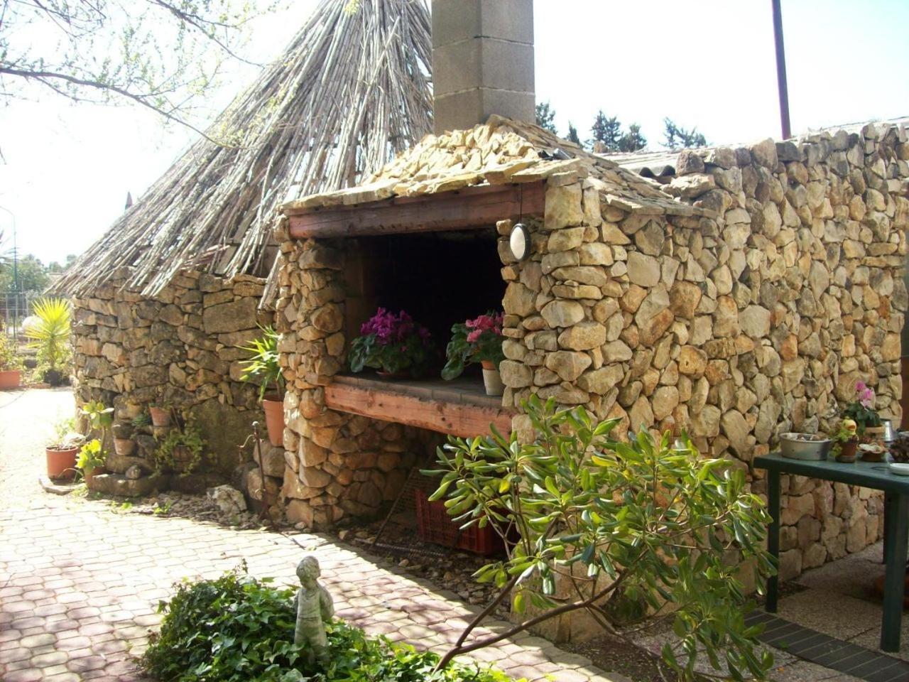 B&B Domo De Pedra Tottubella Luaran gambar
