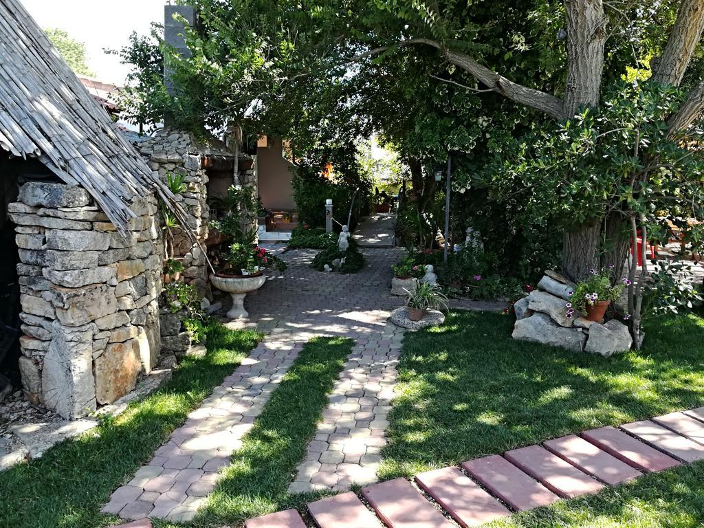 B&B Domo De Pedra Tottubella Luaran gambar