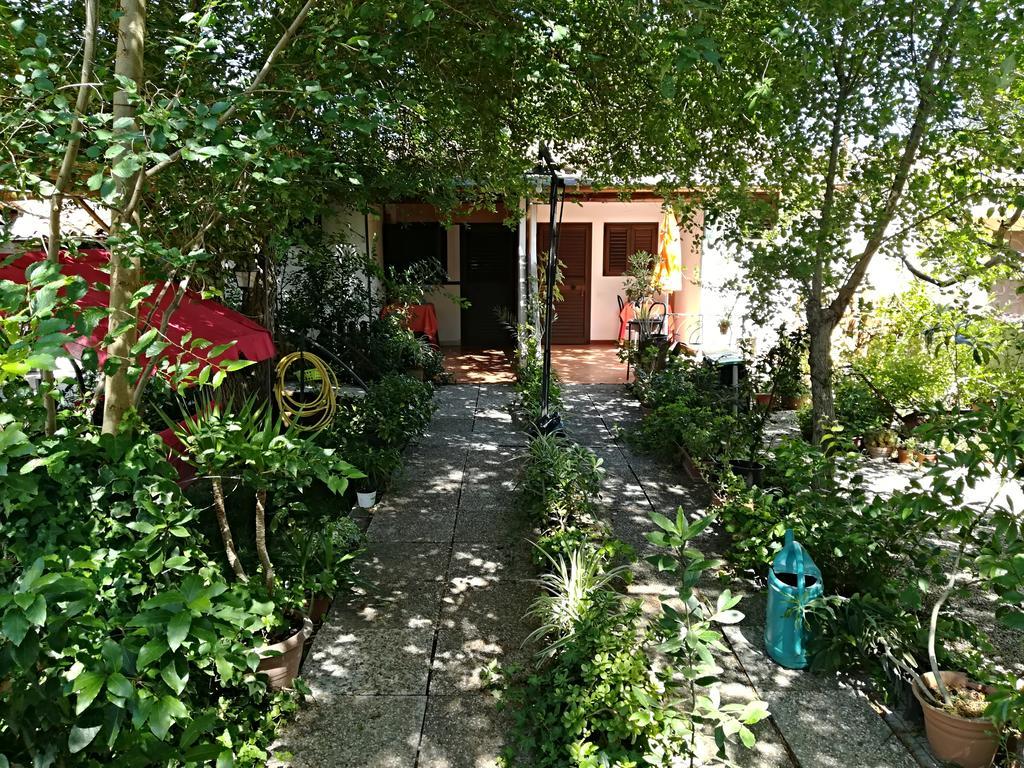 B&B Domo De Pedra Tottubella Luaran gambar