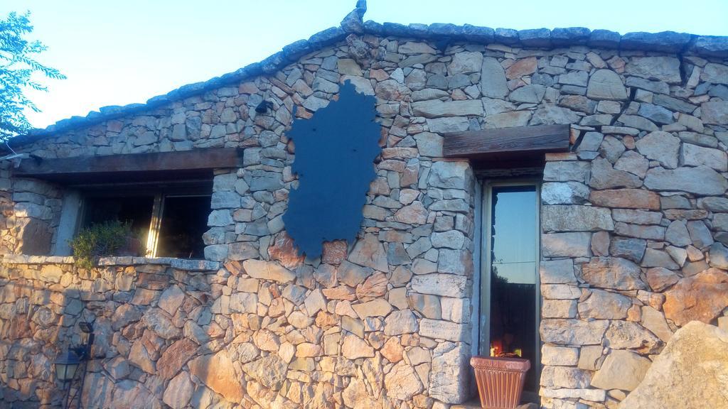 B&B Domo De Pedra Tottubella Luaran gambar